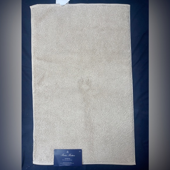 Brooks Brothers Zoe Flint Bath Rug Reversible Beige Color 20” X 32” 100% Cotton - Picture 6 of 6
